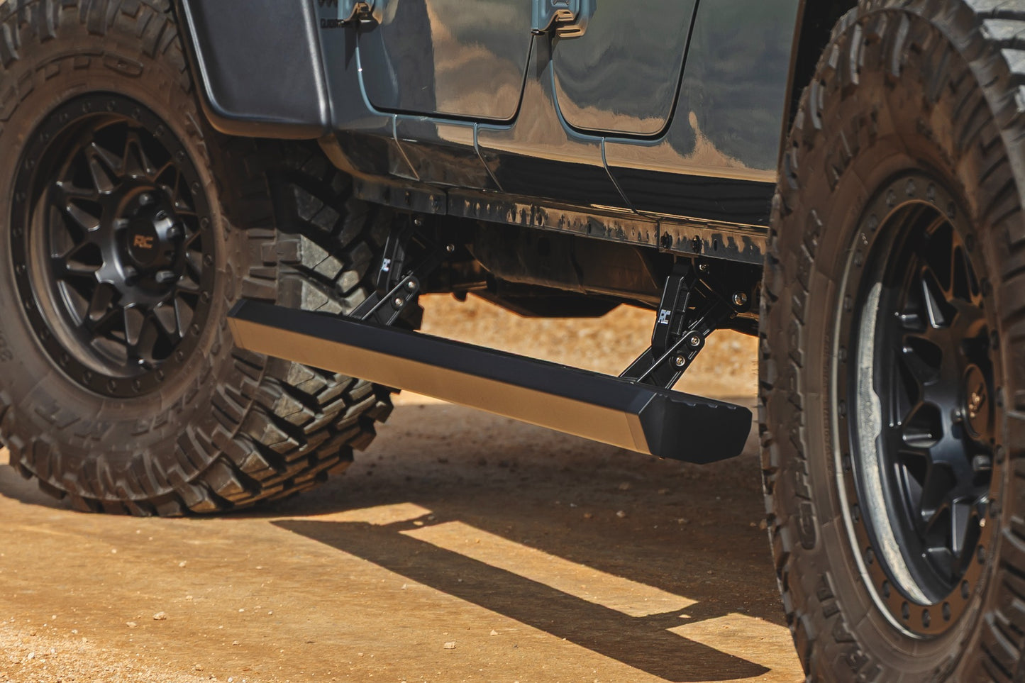Power Running Boards | Jeep Gladiator JT 4WD (2020-2026) | ESR610530